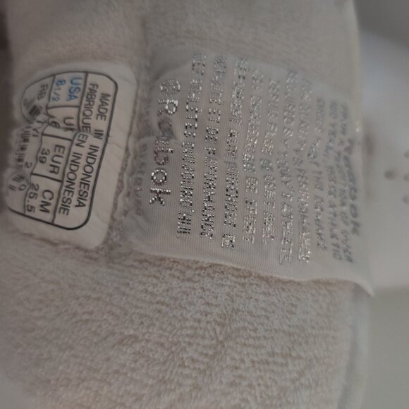 **NEW REEBOK CLASSIC FREESTYLE HI TOP SNEAKERS** Size 8.5 - Picture 2 of 8